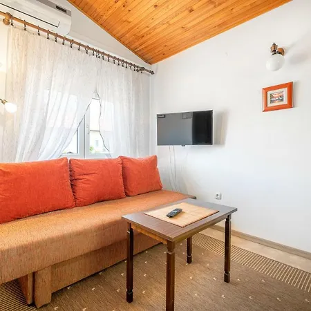 Apartment Klavdija *