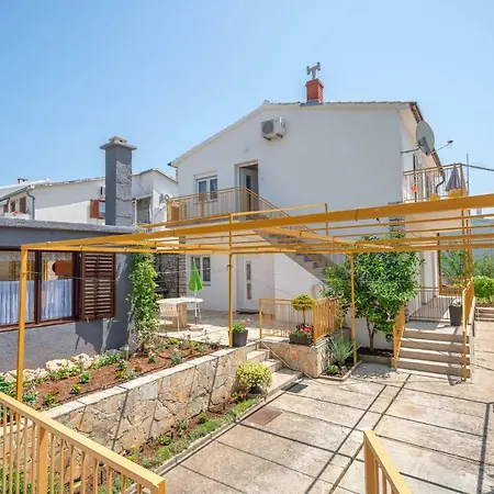 Apartment Klavdija